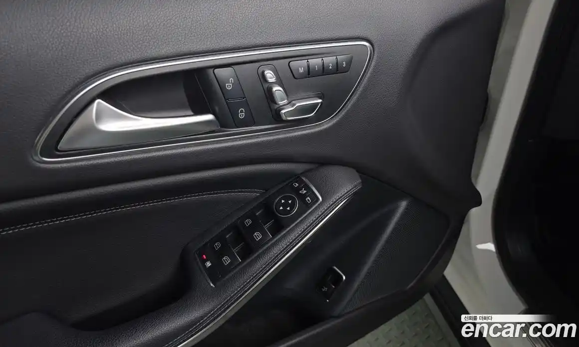 Mercedes-Benz GLA-Class 2019 2.0 Автомат в Москве № 194442, фото 17