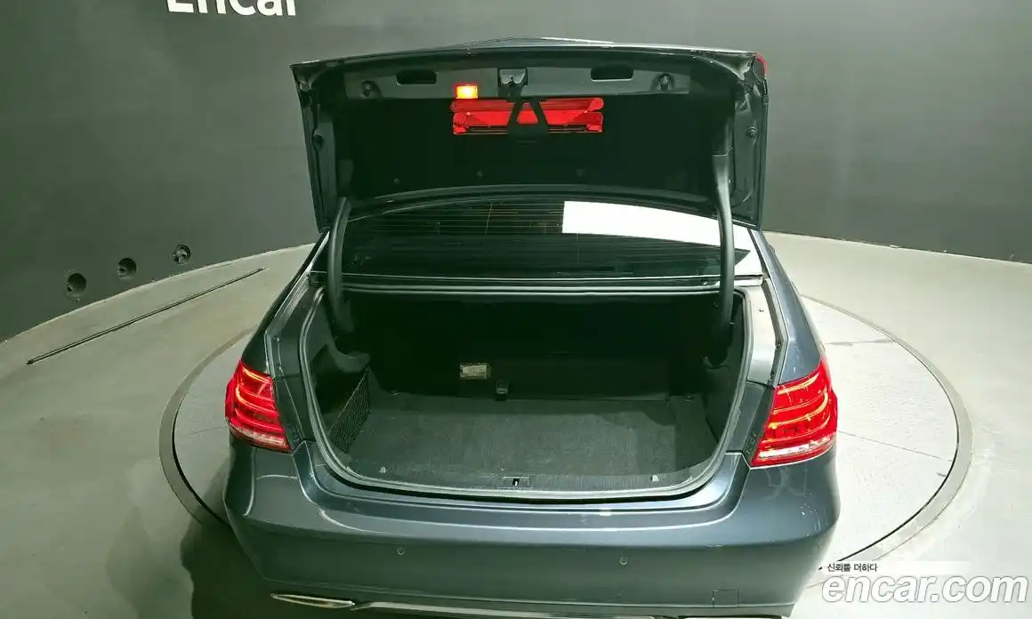 Mercedes-Benz E-Class 2014 3.5 Автомат в Москве № 194747, фото 6