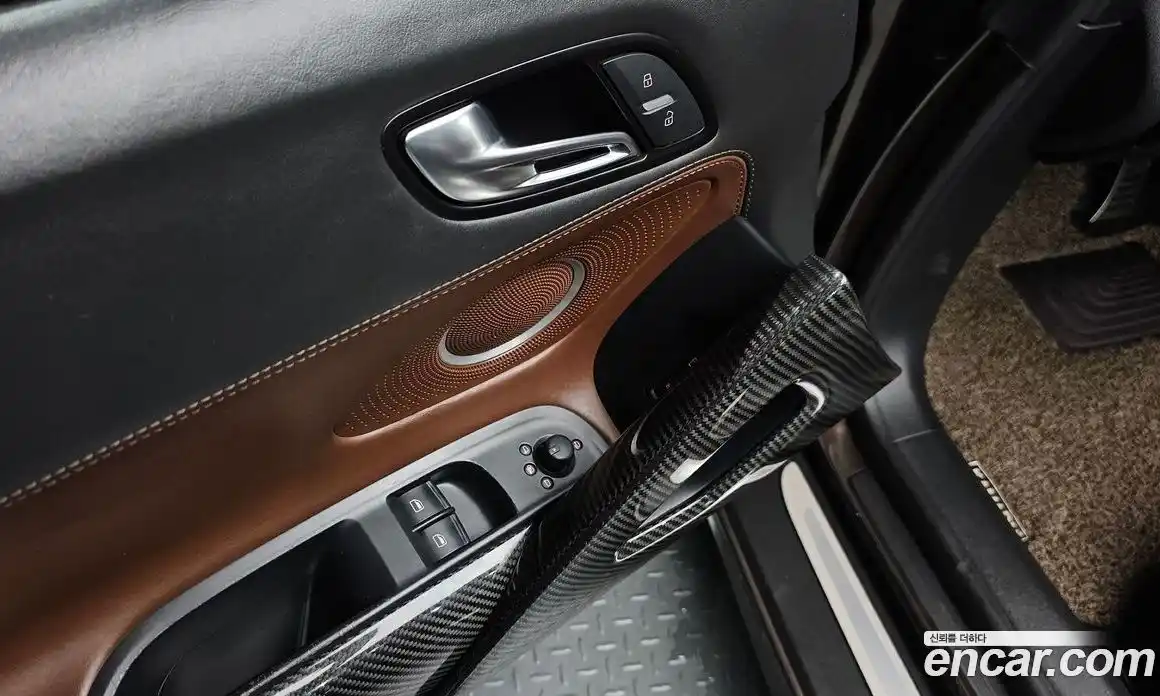 Audi R8 2012 5.2 Робот в Москве № 195147, фото 15