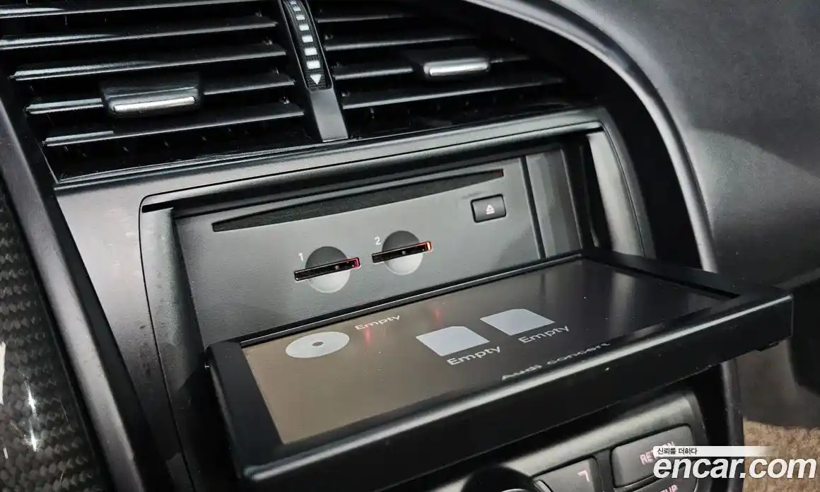 Audi R8 2012 5.2 Робот в Москве № 195147, фото 20