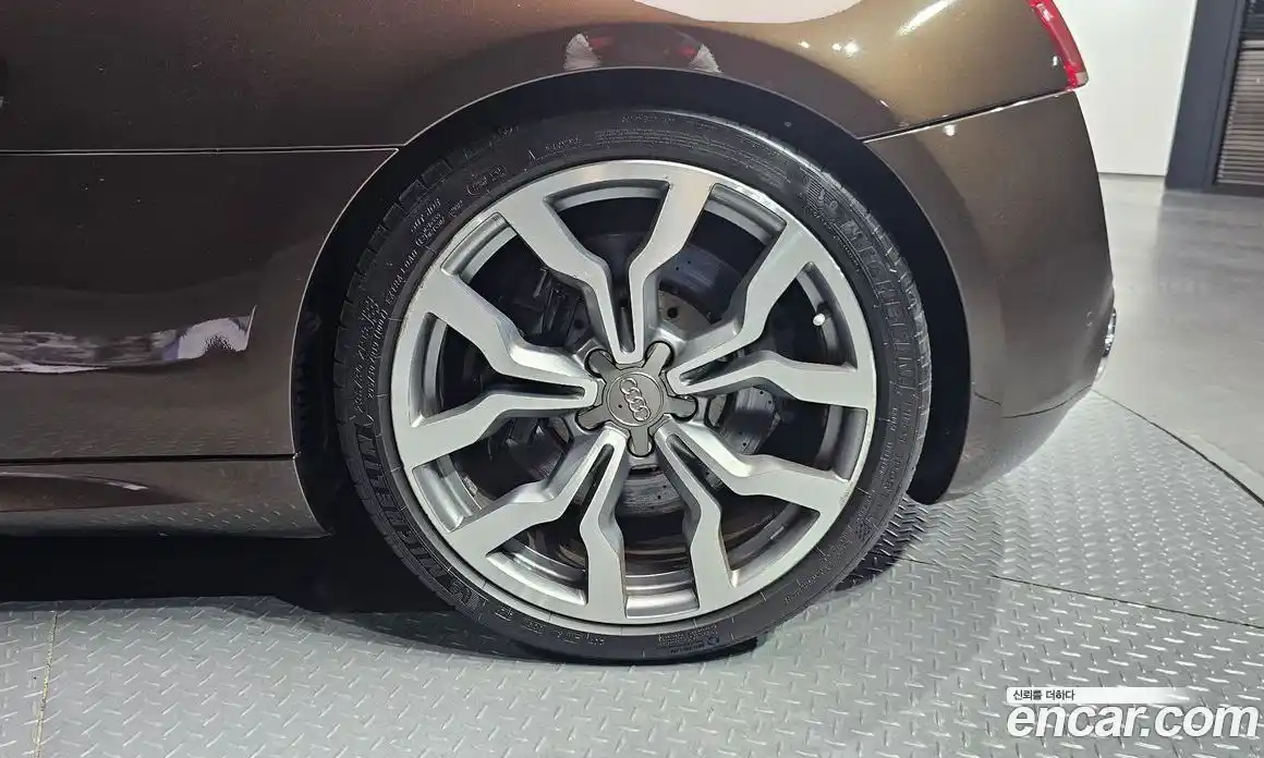 Audi R8 2012 5.2 Робот в Москве № 195147, фото 5