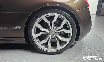 Audi R8 2012 5.2 Робот в Москве № 195147, миниатюра 5