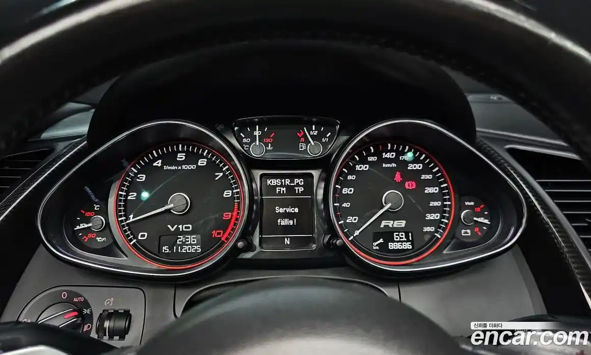 Audi R8 2012 5.2 Робот в Москве № 195147, фото 8