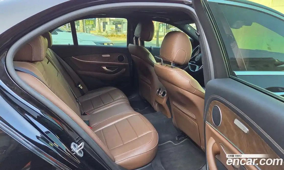 Mercedes-Benz E-Class 2021 2.0 Автомат в Москве № 195519, фото 18