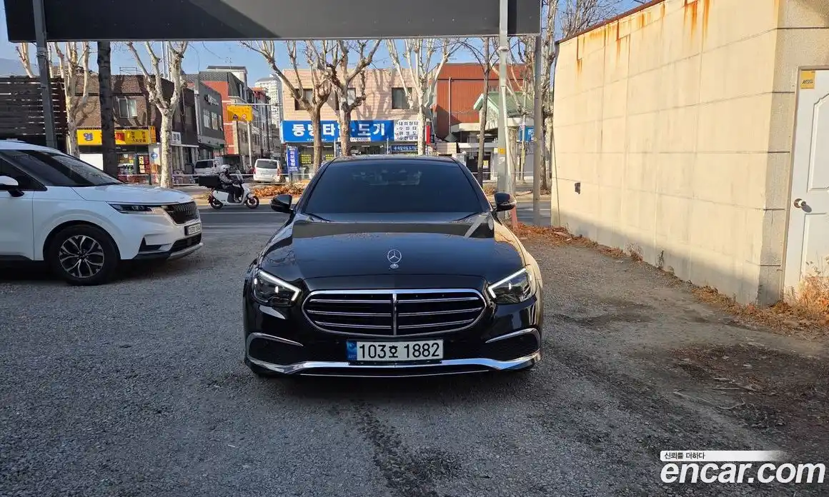 Mercedes-Benz E-Class 2021 2.0 Автомат в Москве № 195519, фото 3