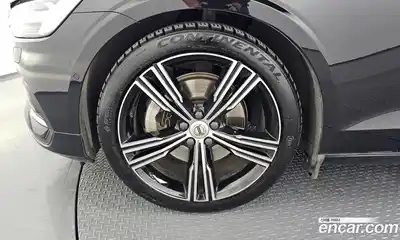 Volvo S60 2020 2.0 Автомат в Москве № 196970, миниатюра 4