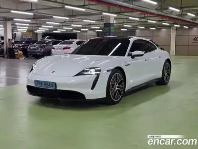 Porsche Taycan, 2021