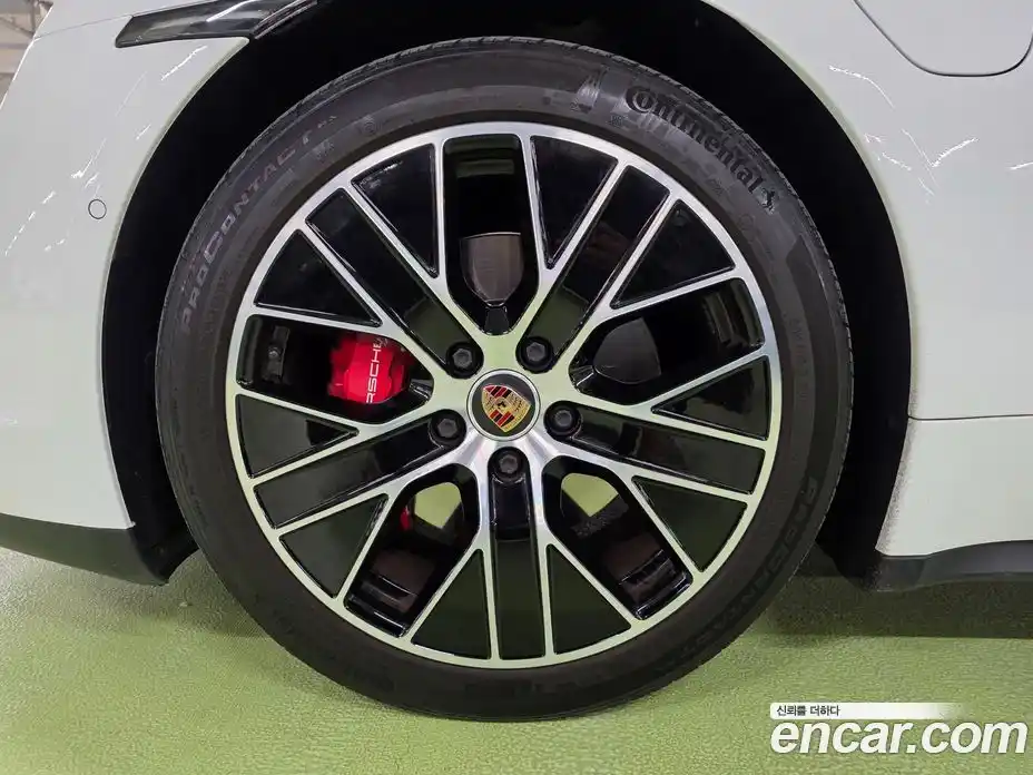 Porsche Taycan 2021 1.0 Автомат в Москве № 197277, фото 15