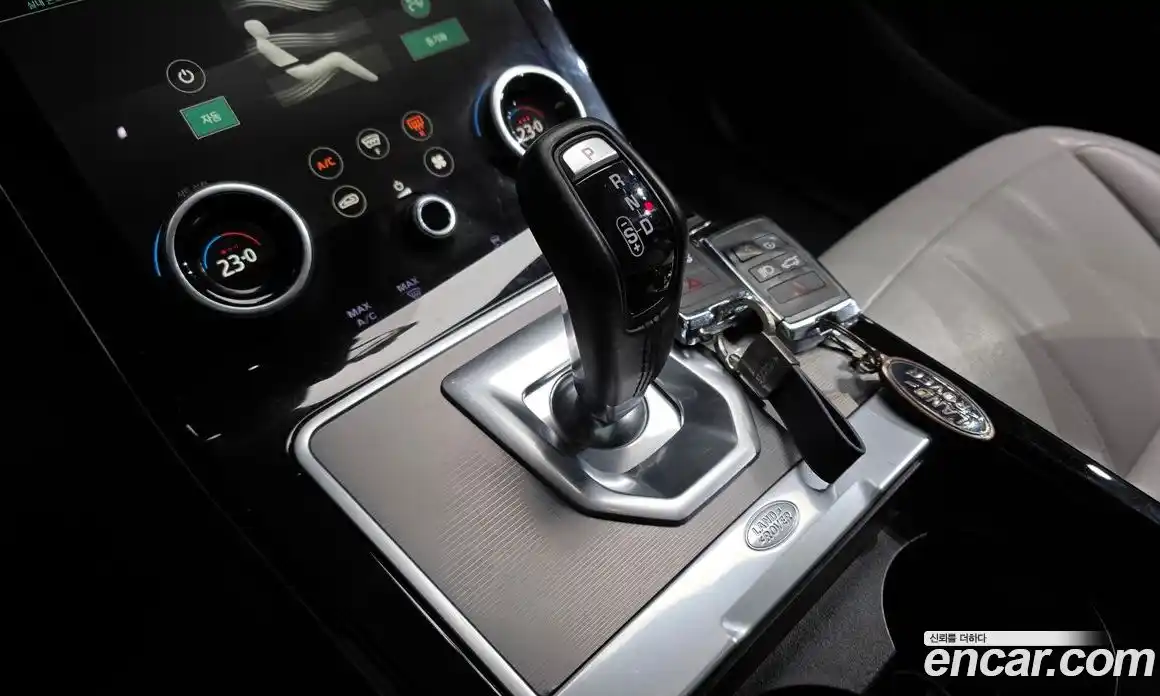 Land Rover Range-Rover Evoque 2020 2.0 Автомат в Москве № 198229, фото 14