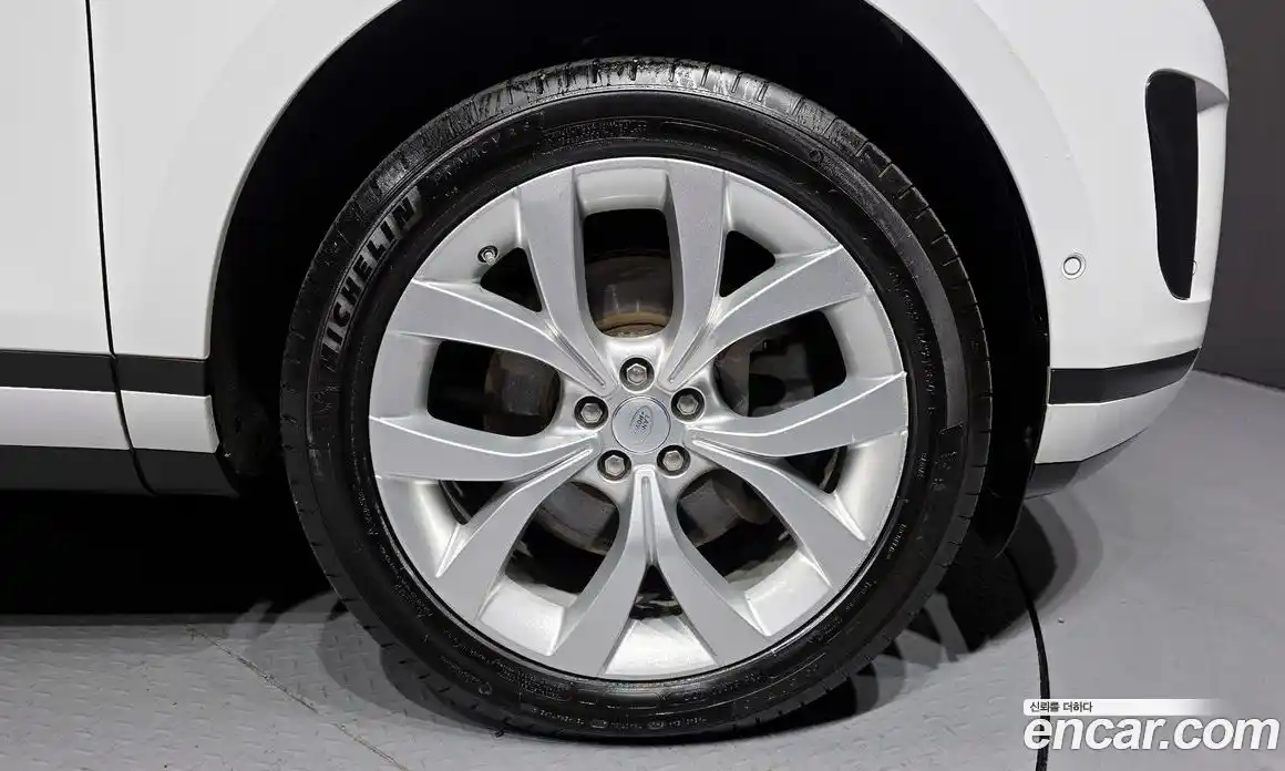 Land Rover Range-Rover Evoque 2020 2.0 Автомат в Москве № 198229, фото 6