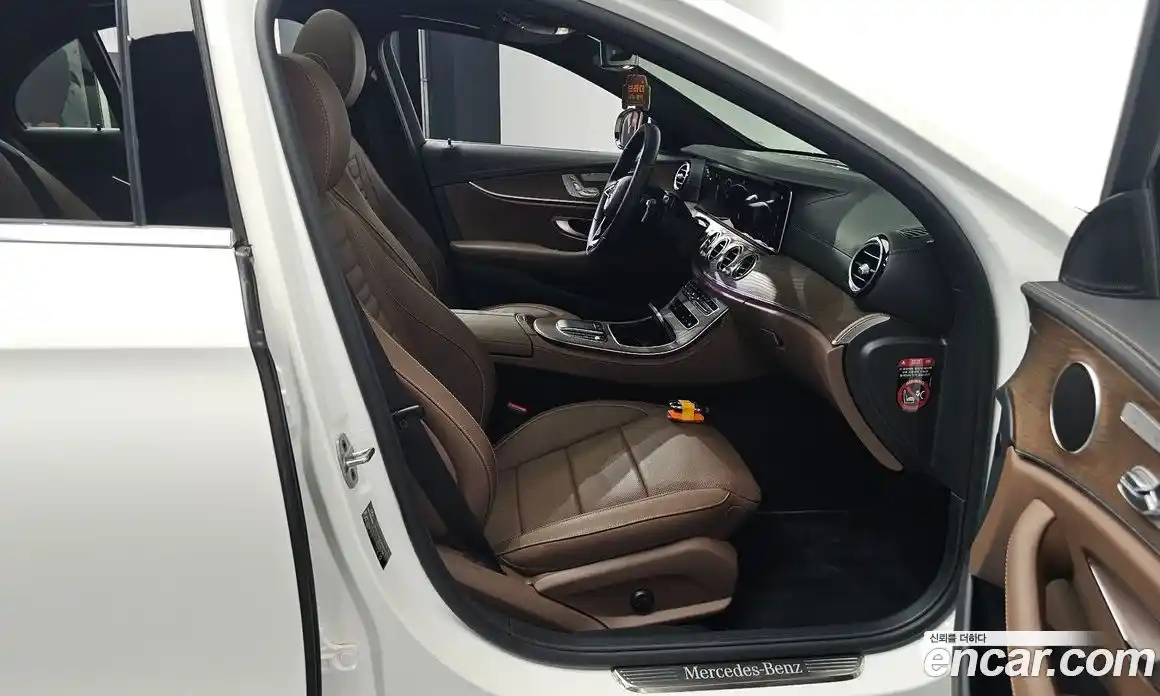 Mercedes-Benz E-Class 2022 2.0 Автомат в Москве № 200412, фото 11