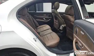 Mercedes-Benz E-Class 2022 2.0 Автомат в Москве № 200412, миниатюра 12