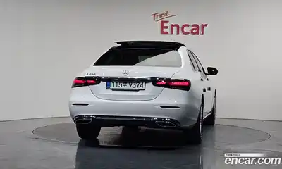 Mercedes-Benz E-Class 2022 2.0 Автомат в Москве № 200412, миниатюра 4