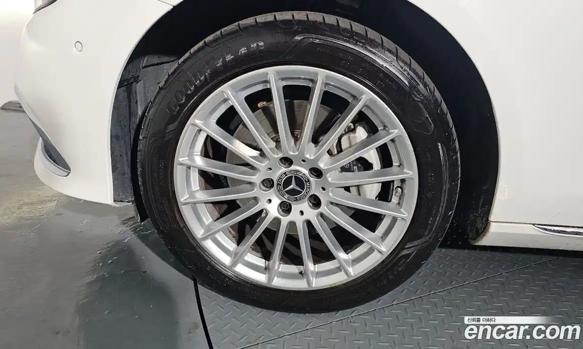 Mercedes-Benz E-Class 2022 2.0 Автомат в Москве № 200412, фото 5