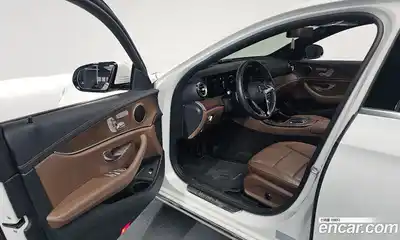 Mercedes-Benz E-Class 2022 2.0 Автомат в Москве № 200412, миниатюра 10