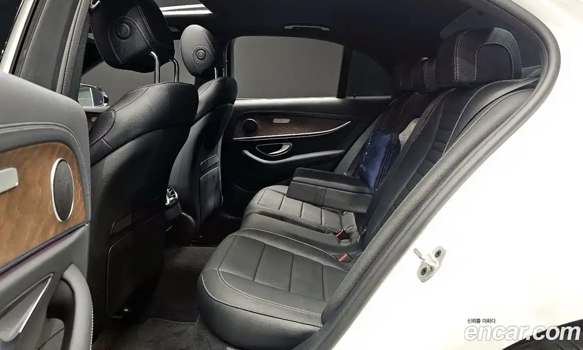 Mercedes-Benz E-Class 2023 2.0 Автомат в Москве № 205045, фото 12