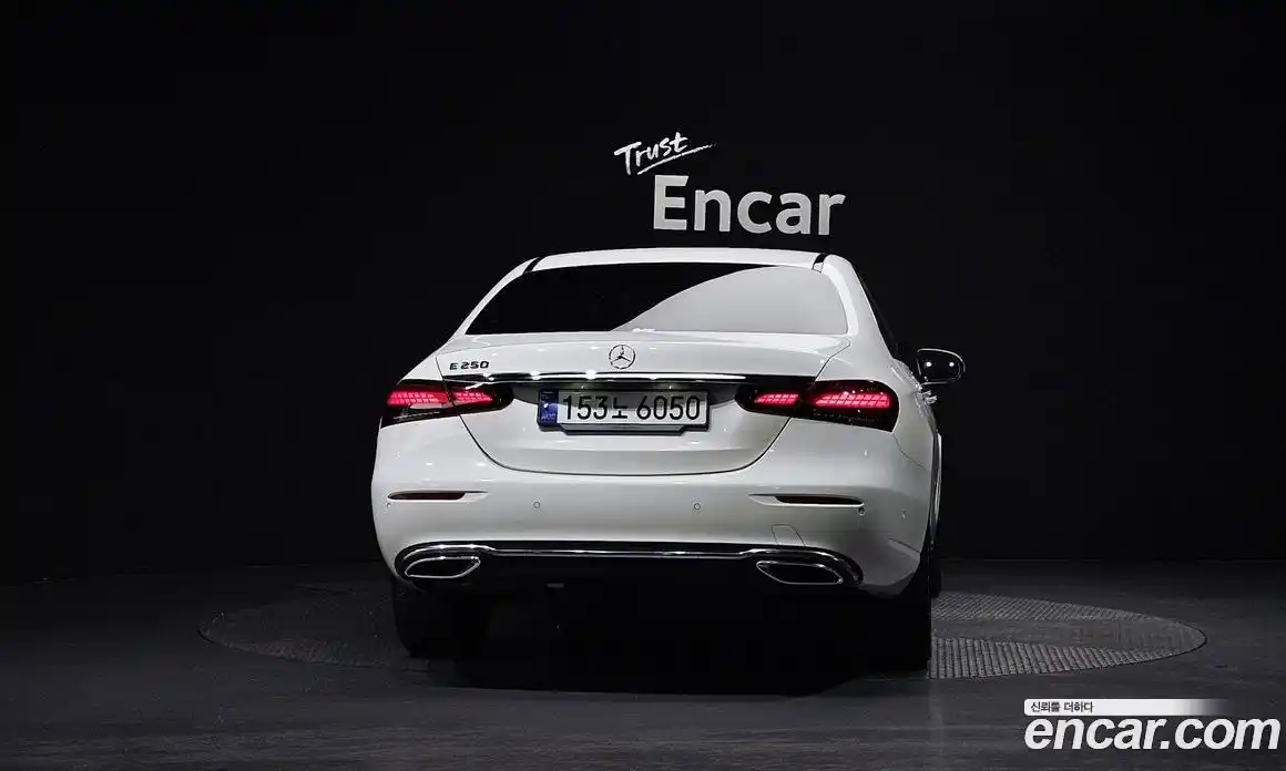 Mercedes-Benz E-Class 2023 2.0 Автомат в Москве № 205045, фото 13