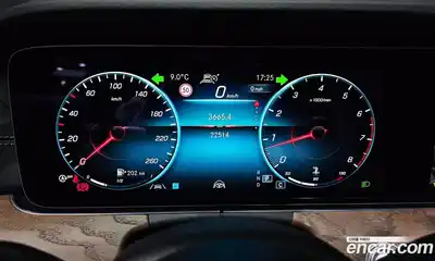 Mercedes-Benz E-Class 2023 2.0 Автомат в Москве № 205045, миниатюра 2