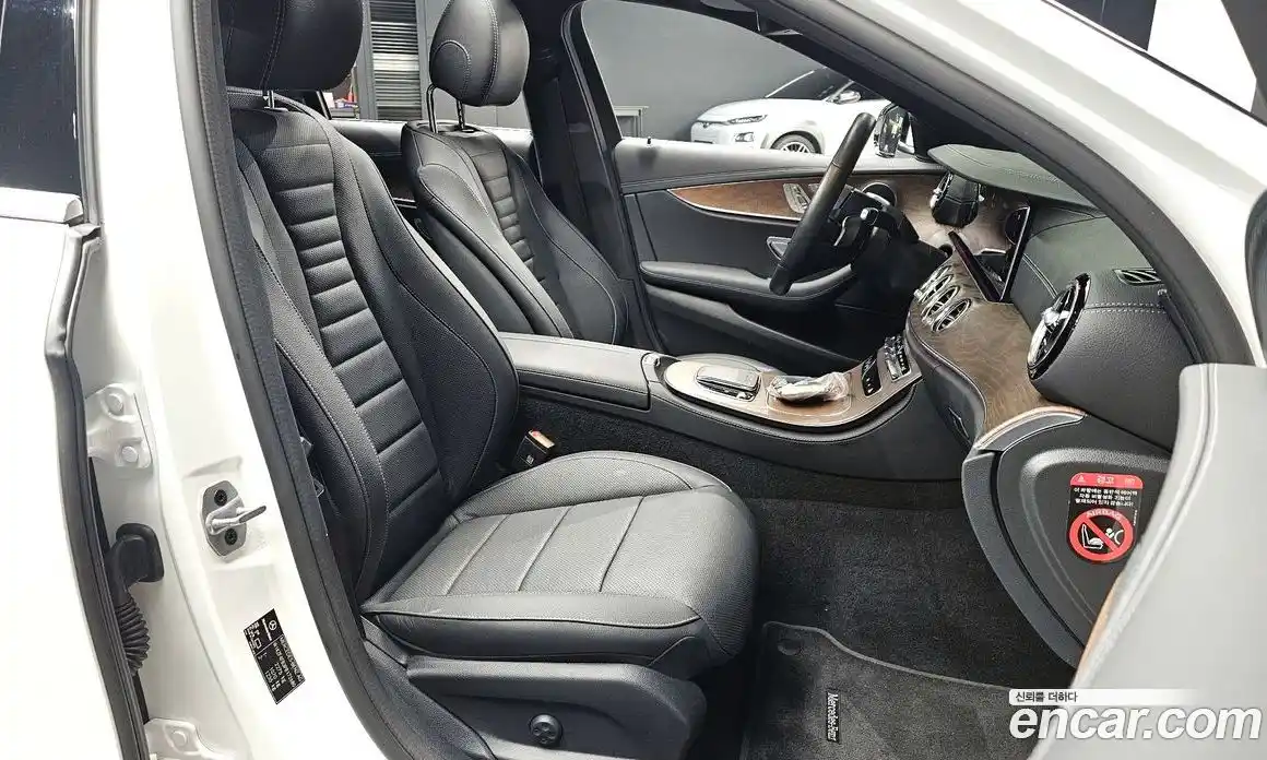 Mercedes-Benz E-Class 2023 2.0 Автомат в Москве № 205045, фото 6