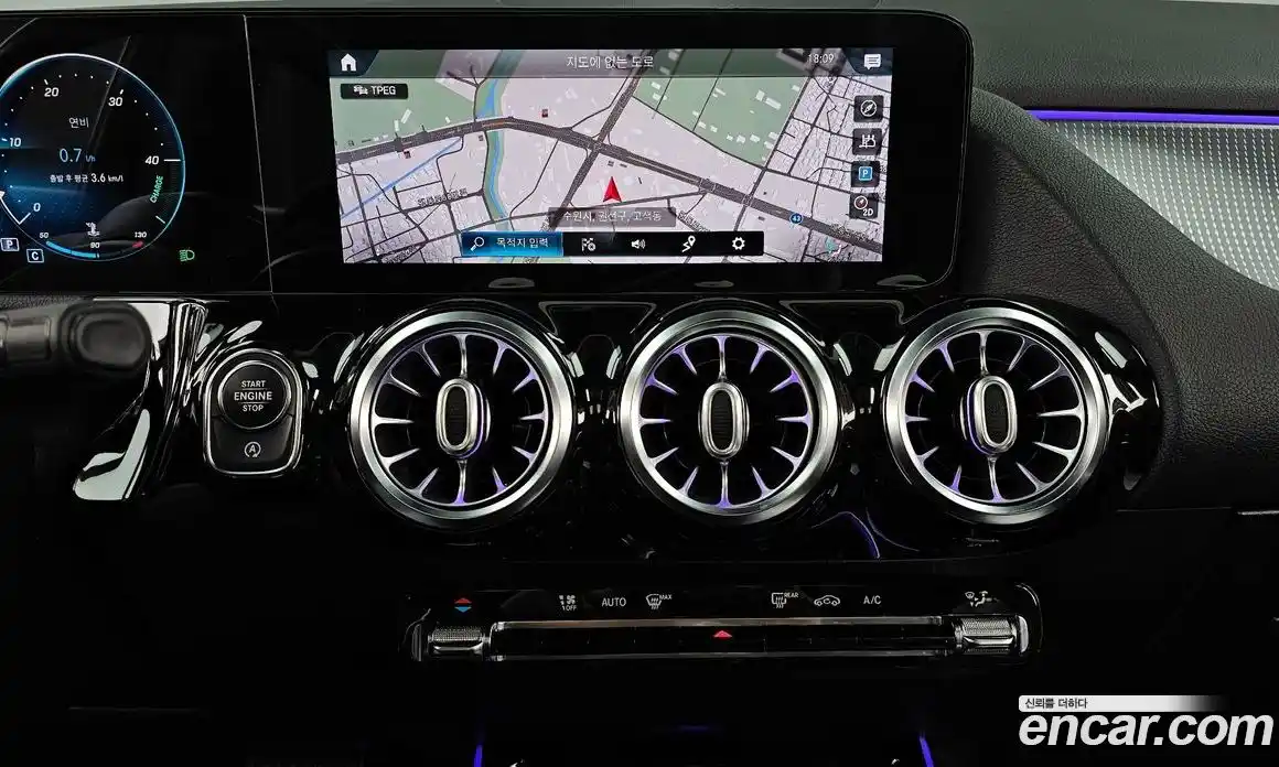 Mercedes-Benz GLA-Class 2021 2.0 Автомат в Москве № 209251, фото 2