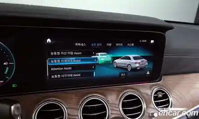 Mercedes-Benz E-Class 2021 1.9 Автомат в Москве № 212021, миниатюра 11