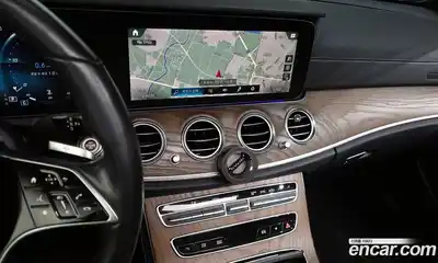 Mercedes-Benz E-Class 2021 1.9 Автомат в Москве № 212021, миниатюра 2