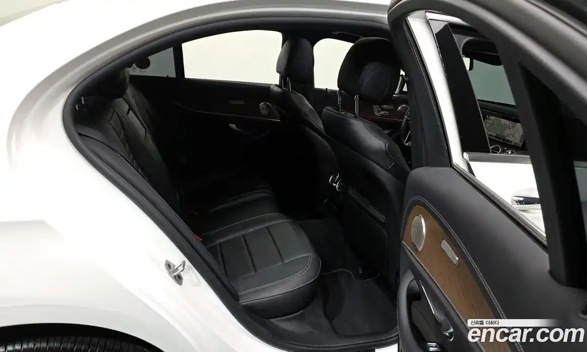 Mercedes-Benz E-Class 2021 1.9 Автомат в Москве № 212021, фото 4