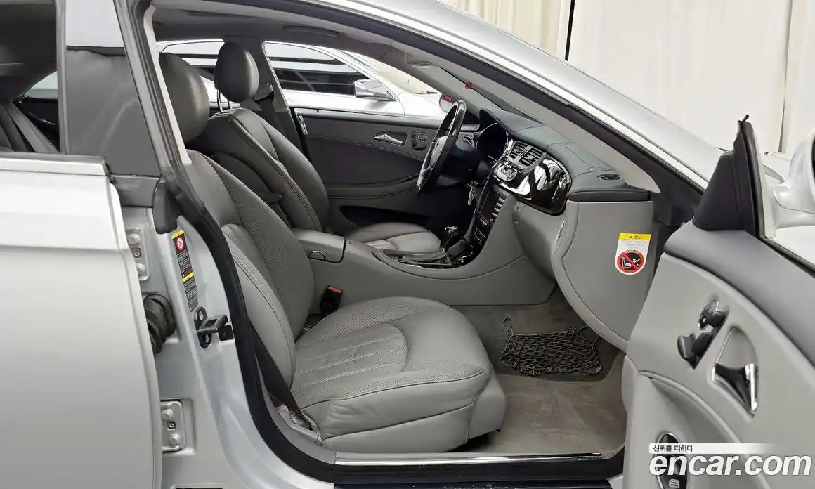 Mercedes-Benz CLS-Class 2005 3.5 Автомат в Москве № 212067, фото 11