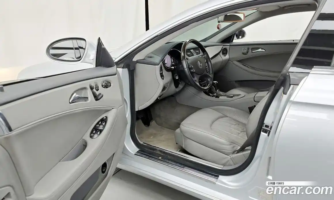 Mercedes-Benz CLS-Class 2005 3.5 Автомат в Москве № 212067, фото 10