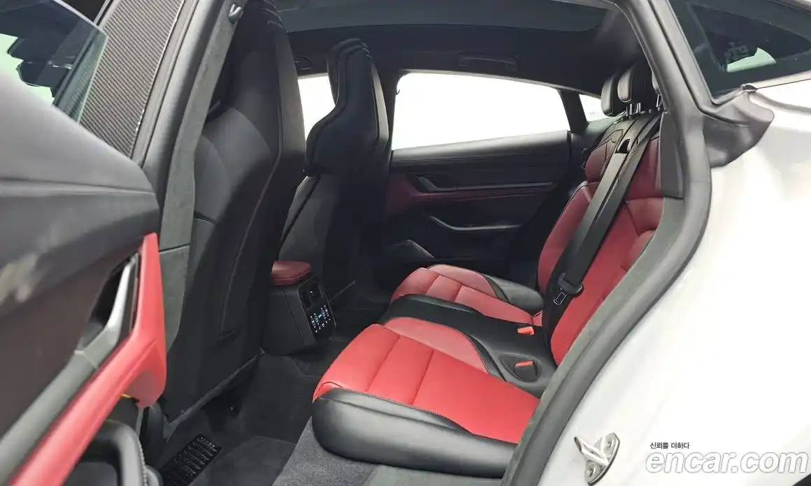 Porsche Taycan 2025 0.1 Автомат в Москве № 212970, фото 3