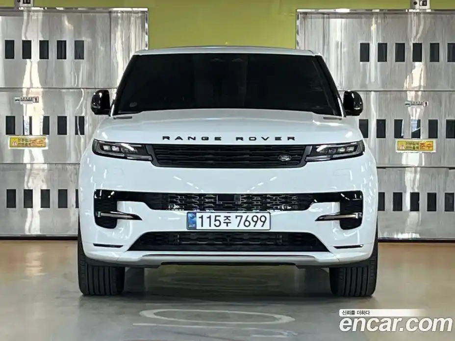 Land Rover Range-Rover Sport 2025 3.0 Автомат в Москве № 213906, фото 3