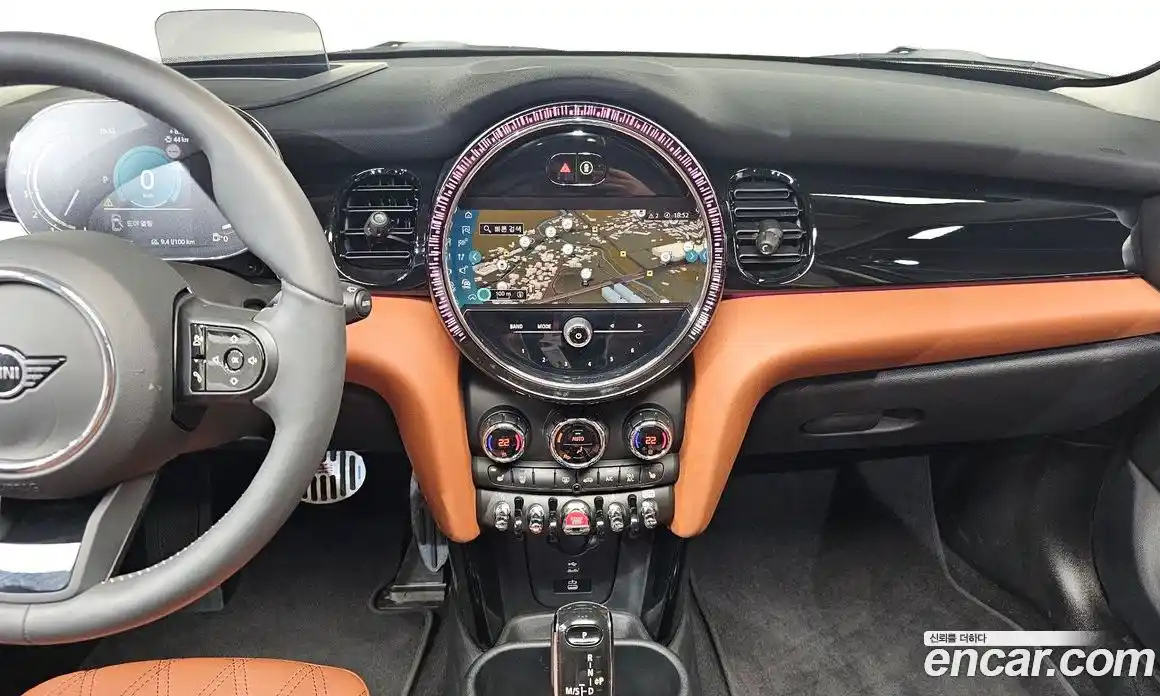 Mini Cooper 2024 2.0 Автомат в Москве № 214035, фото 1