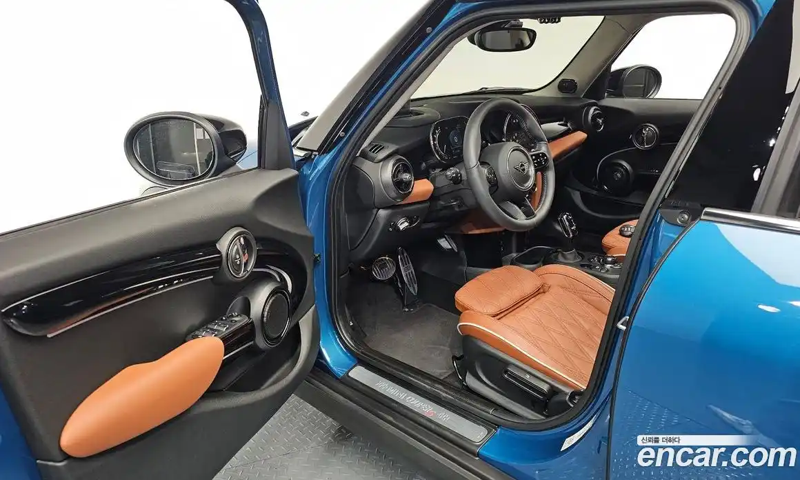 Mini Cooper 2024 2.0 Автомат в Москве № 214035, фото 16