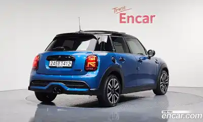 Mini Cooper 2024 2.0 Автомат в Москве № 214035, миниатюра 5