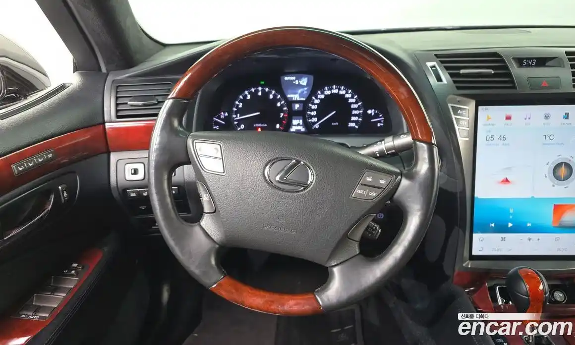 Lexus LS 2010 4.6 Автомат в Москве № 214714, фото 11