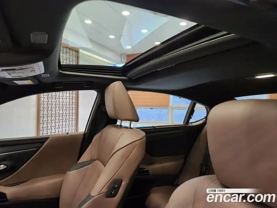 Lexus ES 2026 2.5 Вариатор в Москве № 214780, фото 8