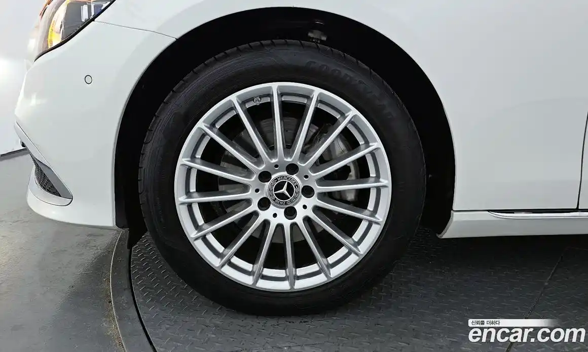 Mercedes-Benz E-Class 2023 2.0 Автомат в Москве № 220571, фото 11