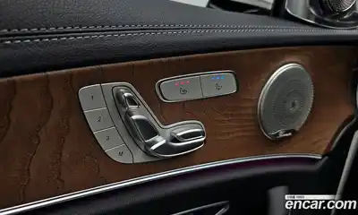 Mercedes-Benz E-Class 2023 2.0 Автомат в Москве № 220571, миниатюра 5