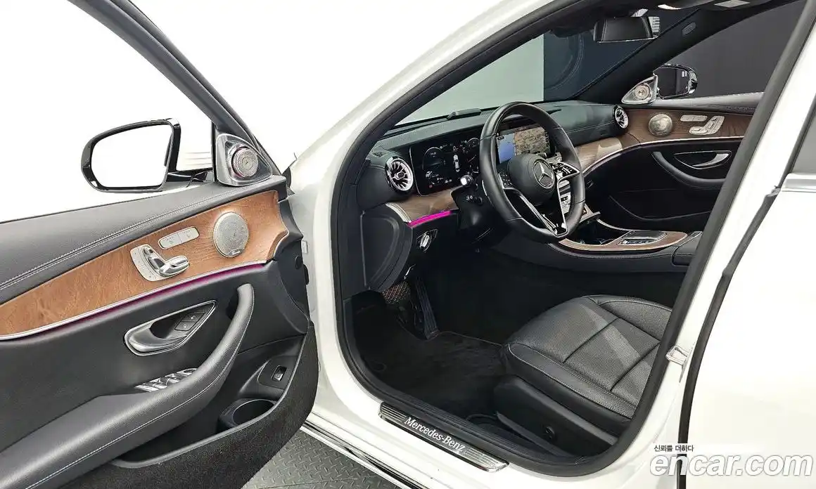 Mercedes-Benz E-Class 2023 2.0 Автомат в Москве № 220571, фото 10