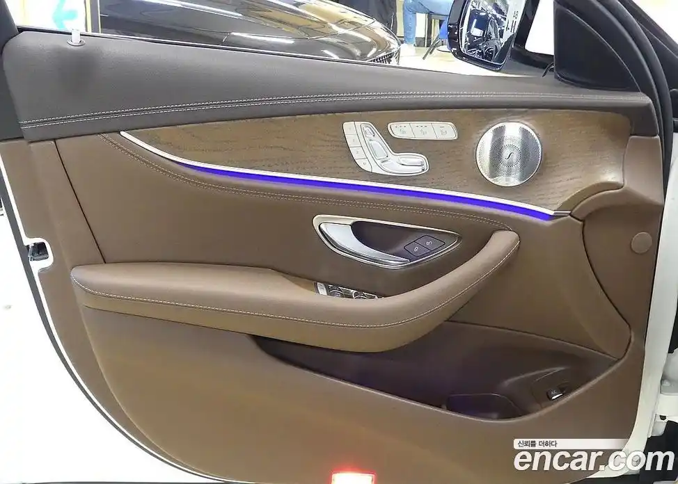 Mercedes-Benz E-Class 2018 2.0 Автомат в Москве № 222341, фото 11