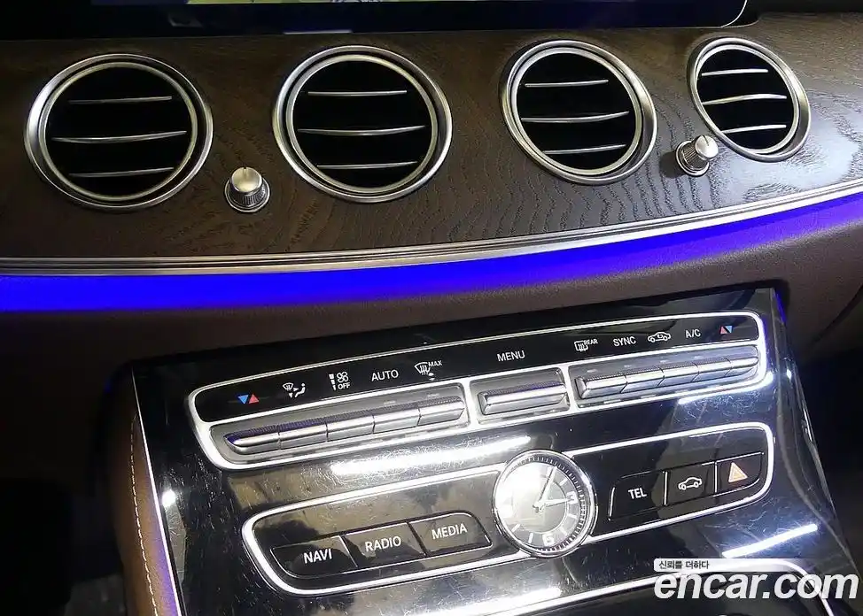 Mercedes-Benz E-Class 2018 2.0 Автомат в Москве № 222341, фото 18