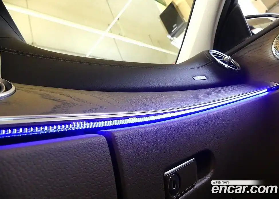 Mercedes-Benz E-Class 2018 2.0 Автомат в Москве № 222341, фото 20