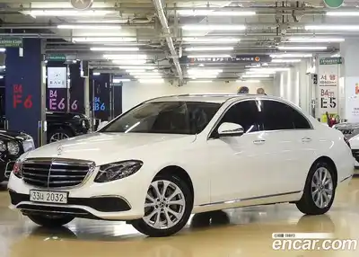 Mercedes-Benz E-Class 2018 2.0 Автомат в Москве № 222341, миниатюра 2
