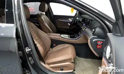 Mercedes-Benz E-Class 2022 2.0 Автомат в Москве № 225116, миниатюра 11