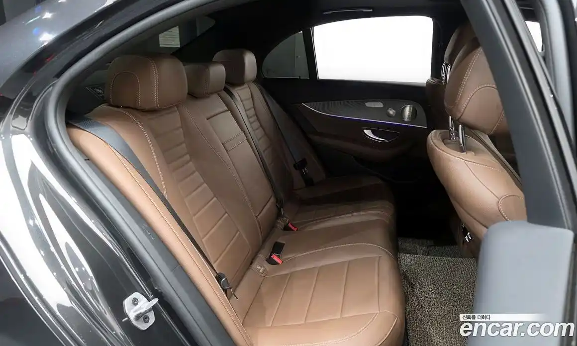 Mercedes-Benz E-Class 2022 2.0 Автомат в Москве № 225116, фото 12