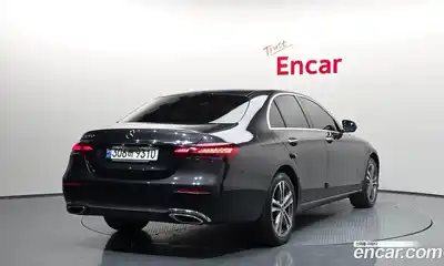 Mercedes-Benz E-Class 2022 2.0 Автомат в Москве № 225116, миниатюра 2