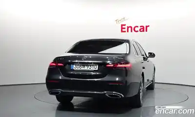 Mercedes-Benz E-Class 2022 2.0 Автомат в Москве № 225116, миниатюра 4