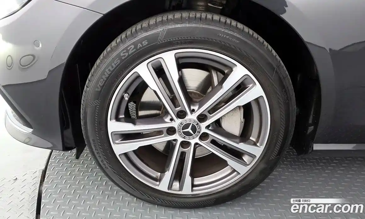 Mercedes-Benz E-Class 2022 2.0 Автомат в Москве № 225116, фото 5