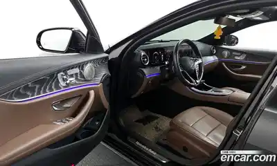 Mercedes-Benz E-Class 2022 2.0 Автомат в Москве № 225116, миниатюра 10