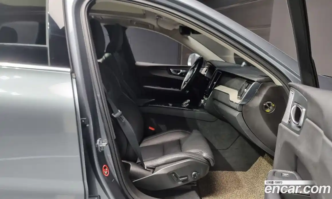 Volvo XC60 2021 2.0 Автомат в Москве № 230613, фото 12